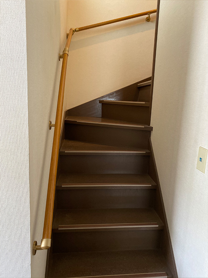 手すり付き階段